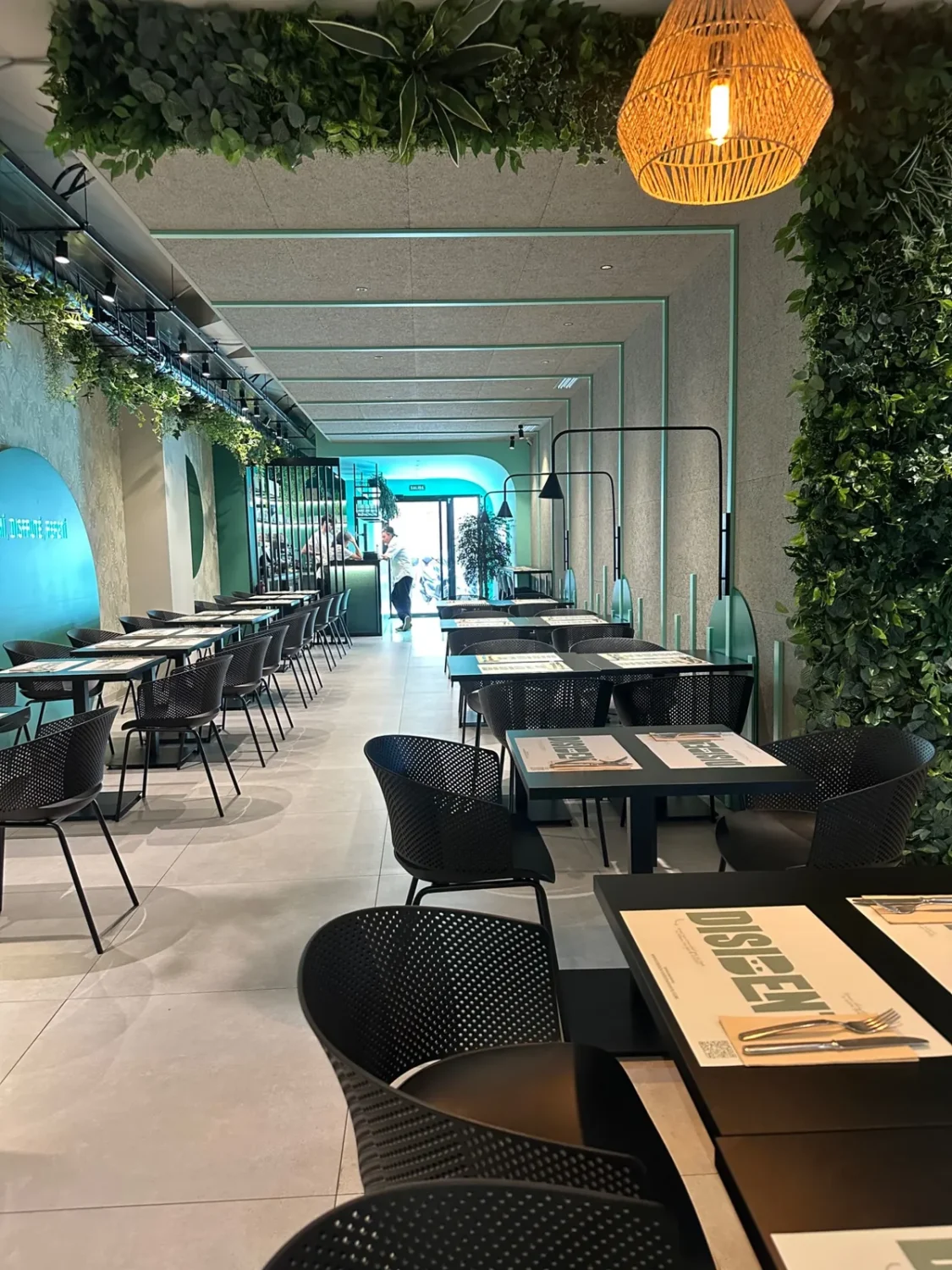 Decoración vegetal del restaurante Disidente en Valencia